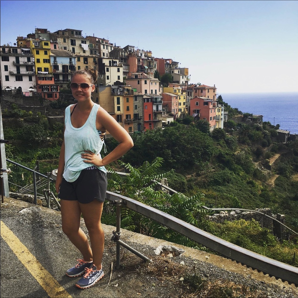 Meet your Posher, Kelly - Picture 2 of 5